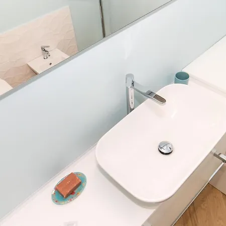 Guesthost - Chic & Style Crocetta Flat *