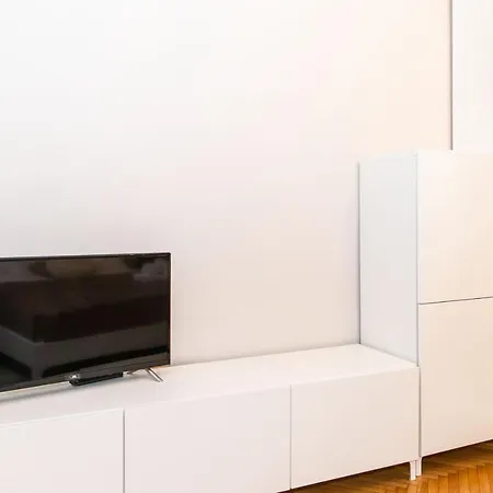 Guesthost - Chic & Style Crocetta Flat Apartament *