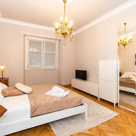 Apartamento Guesthost - Chic & Style Crocetta Flat Turim