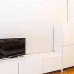 Guesthost - Chic & Style Crocetta Flat Apartman *