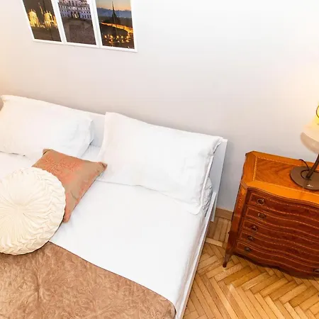 Guesthost - Chic & Style Crocetta Flat Lägenhet Turin